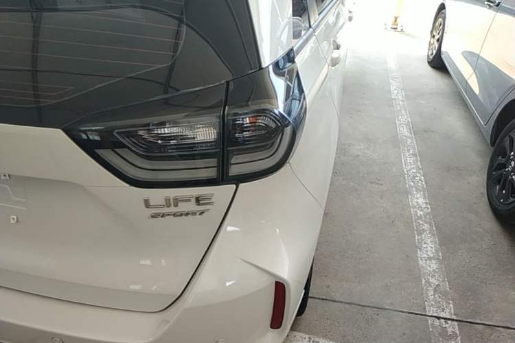 Used Honda LIFE 2021 1.5L CVT SPORT Heartbeat Edition Right Rear Taillight