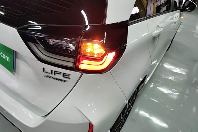 Used Honda LIFE 2021 1.5L CVT SPORT Heartbeat Edition Right Rear Taillight