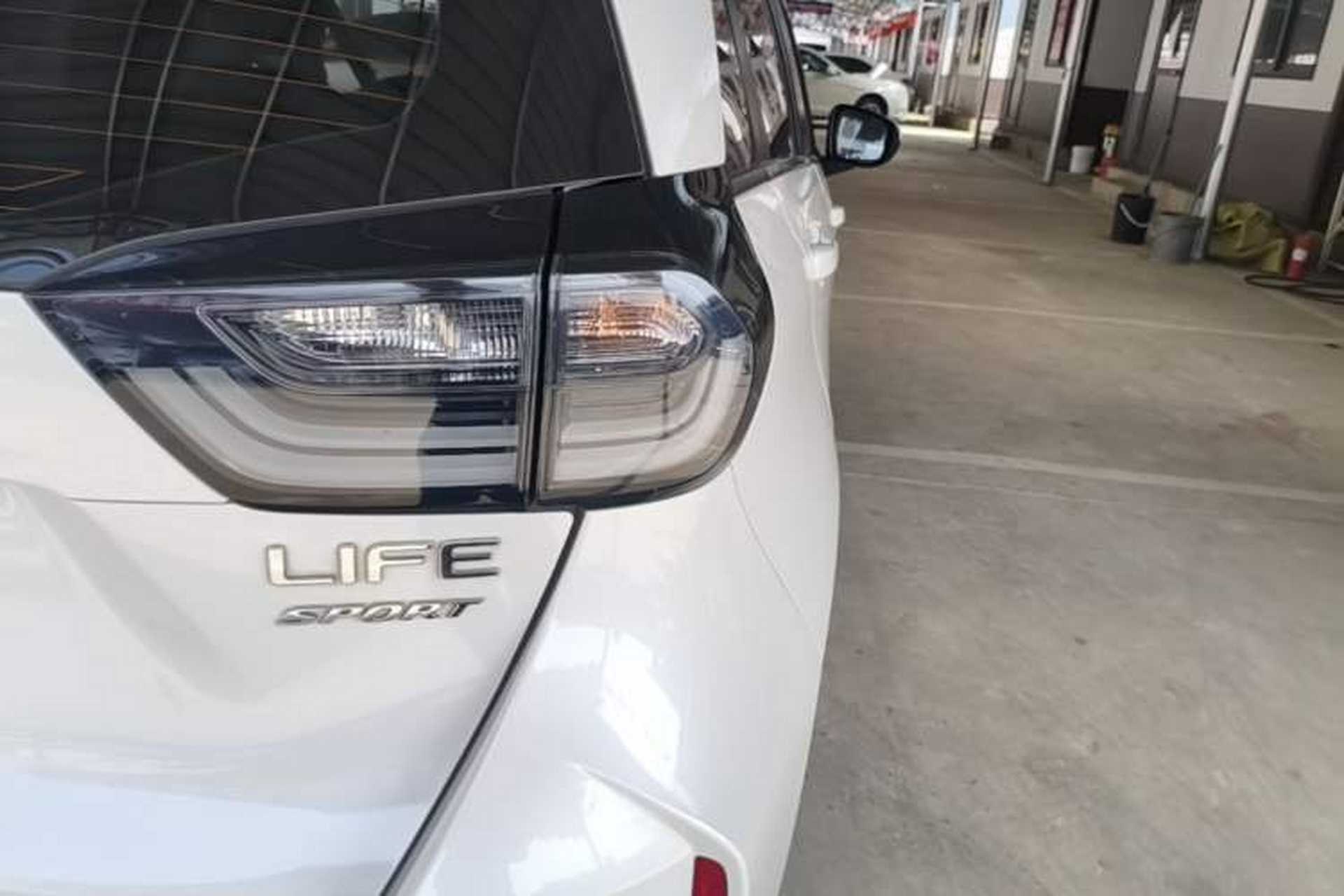 Used Honda LIFE 2021 1.5L CVT SPORT Heartbeat Edition Right Rear Taillight