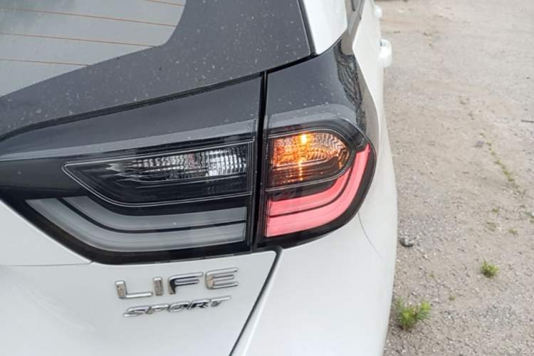 Used Honda LIFE 2021 1.5L CVT SPORT Heartbeat Edition Right Rear Taillight