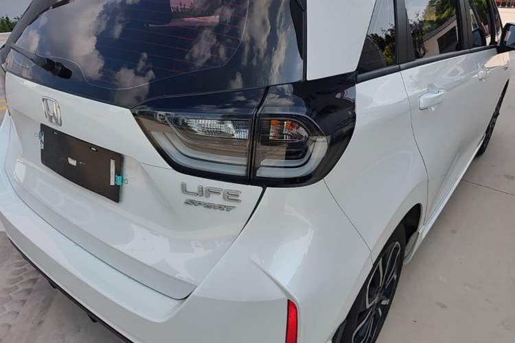 Used Honda LIFE 2021 1.5L CVT SPORT Heartbeat Edition Right Rear Taillight