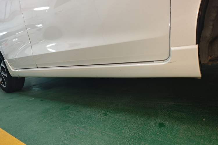 Used Honda LIFE 2021 1.5L CVT SPORT Heartbeat Edition Right Side Sill