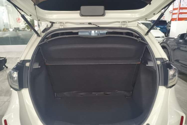 Used Honda LIFE 2021 1.5L CVT SPORT Heartbeat Edition Trunk