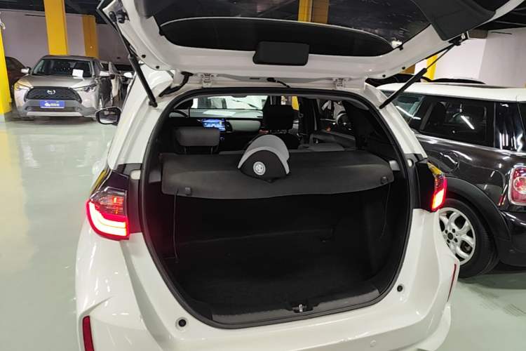 Used Honda LIFE 2021 1.5L CVT SPORT Heartbeat Edition Trunk
