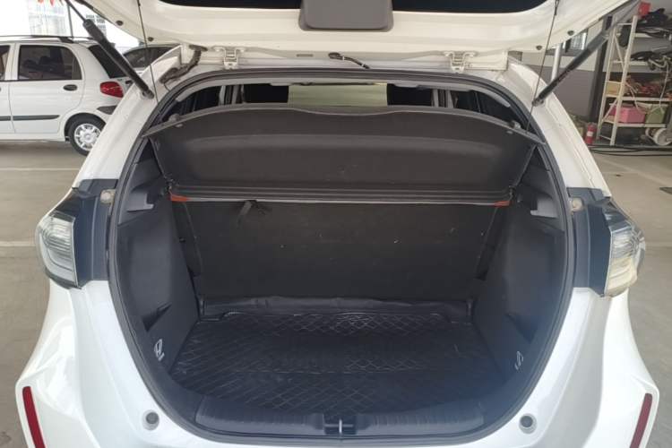 Used Honda LIFE 2021 1.5L CVT SPORT Heartbeat Edition Trunk