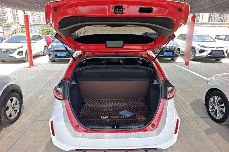 Used Honda LIFE 2021 1.5L CVT SPORT Heartbeat Edition Trunk