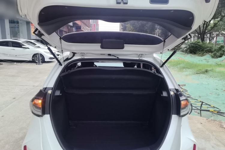 Used Honda LIFE 2021 1.5L CVT SPORT Heartbeat Edition Trunk