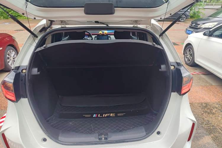 Used Honda LIFE 2021 1.5L CVT SPO-SS Dynamic Edition Trunk