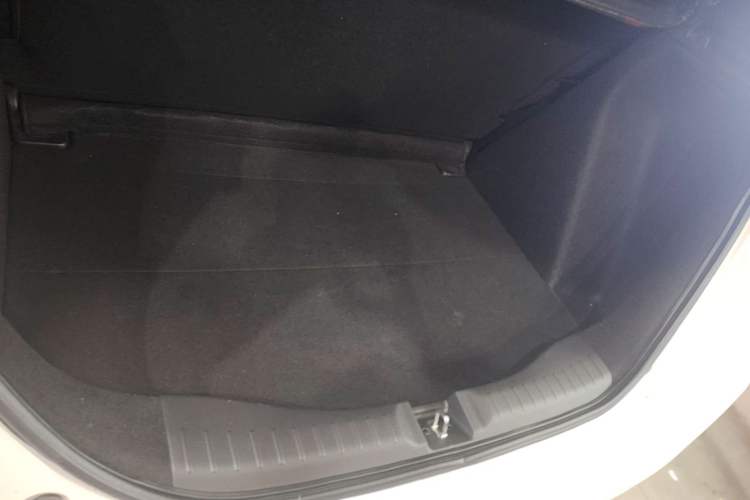 Used Honda LIFE 2021 1.5L CVT SPORT Heartbeat Edition Trunk
