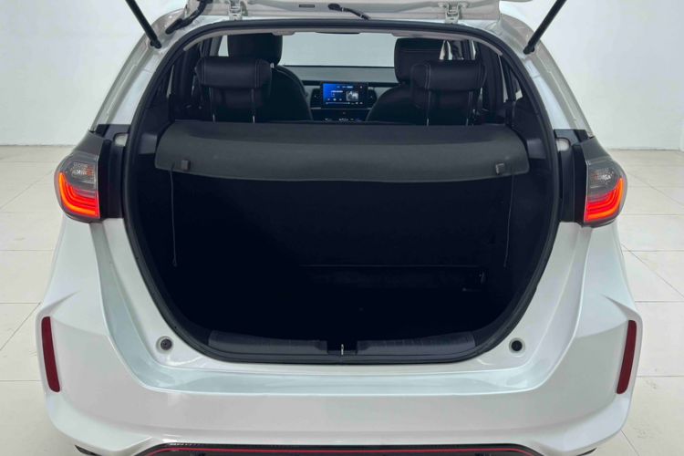 Used Honda LIFE 2021 1.5L CVT SPORT Heartbeat Edition Trunk