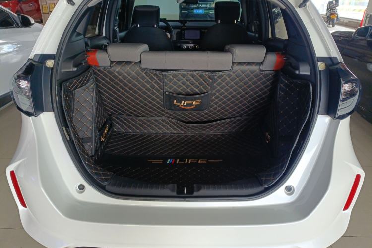 Used Honda LIFE 2021 1.5L CVT SPORT Heartbeat Edition Trunk