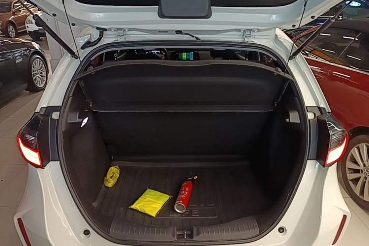 Used Honda LIFE 2021 1.5L CVT SPO-SS Dynamic Edition Trunk