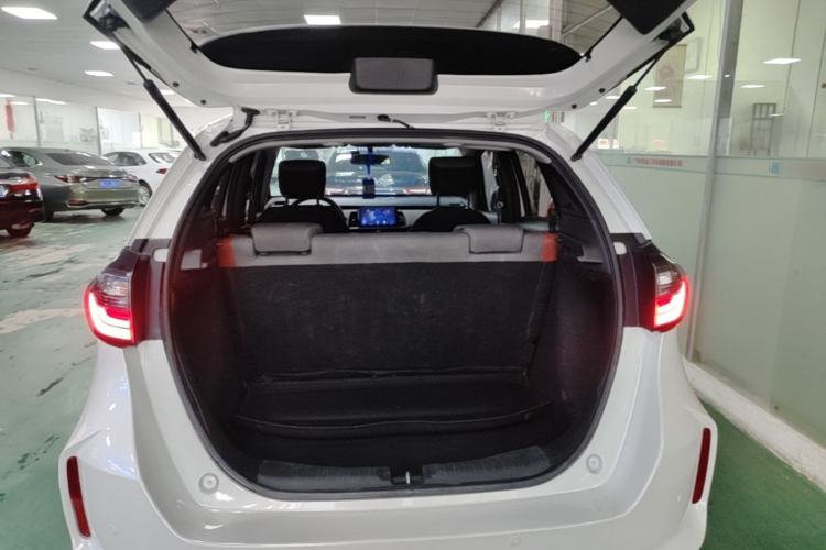 Used Honda LIFE 2021 1.5L CVT SPORT Heartbeat Edition Trunk