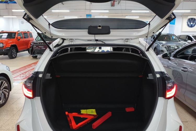 Used Honda LIFE 2021 1.5L CVT SPO-SS Dynamic Edition Trunk