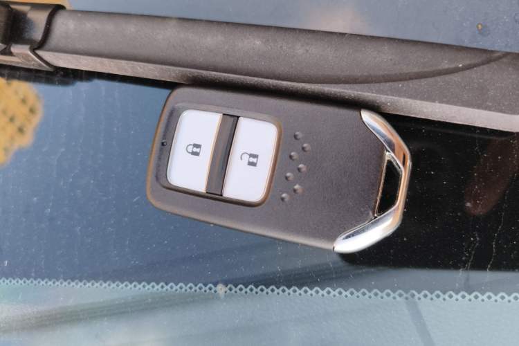Used Honda LIFE 2021 1.5L CVT SPORT Heartbeat Edition Vehicle Key