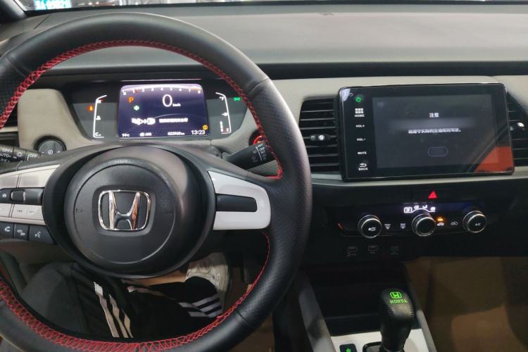 Used Honda LIFE 2021 1.5L CVT CRO-S Fun Edition Center Console