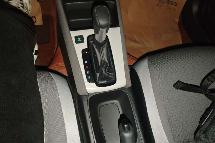 Used Honda LIFE 2021 1.5L CVT CRO-S Fun Edition Gear Lever