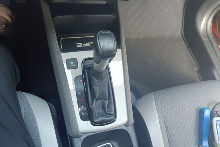 Used Honda LIFE 2021 1.5L CVT CRO-SS Fun Edition Gear Lever
