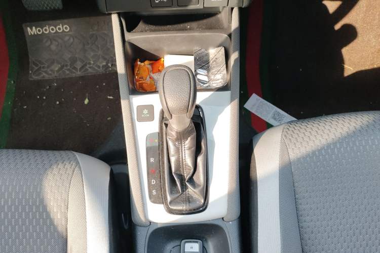 Used Honda LIFE 2021 1.5L CVT CRO-SS Fun Edition Gear Lever