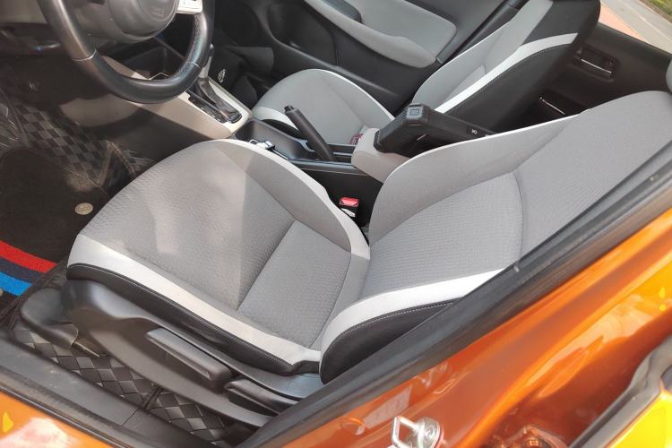 Used Honda LIFE 2021 1.5L CVT CRO-SS Fun Edition Left Front Seat
