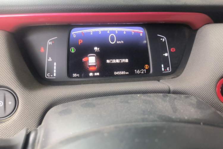 Used Honda LIFE 2021 1.5L CVT CRO-SS Fun Edition Odometer Close Up