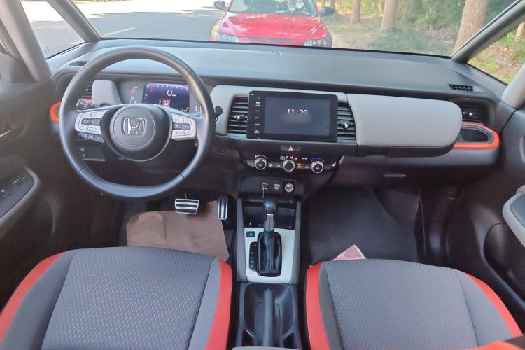 Used Honda LIFE 2023 1.5L CVT SPO-SS Dynamic Edition Center Console