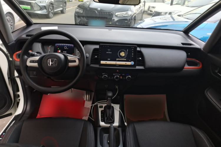 Used Honda LIFE 2023 1.5L CVT SPORT Exciting Edition Center Console