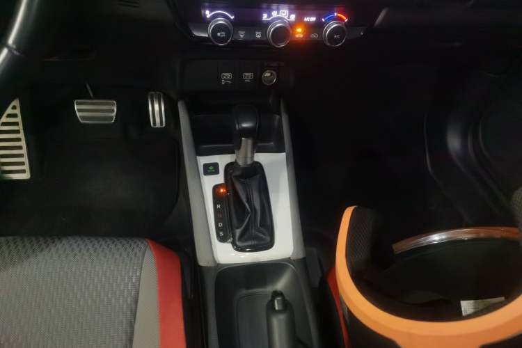 Used Honda LIFE 2023 1.5L CVT SPO-SS Dynamic Edition Gear Lever