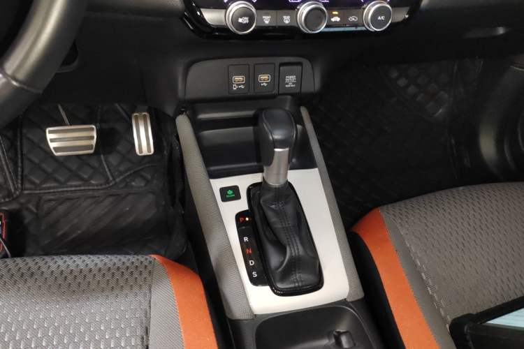 Used Honda LIFE 2023 1.5L CVT SPO-SS Dynamic Edition Gear Lever