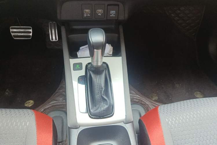Used Honda LIFE 2023 1.5L CVT SPO-SS Dynamic Edition Gear Lever
