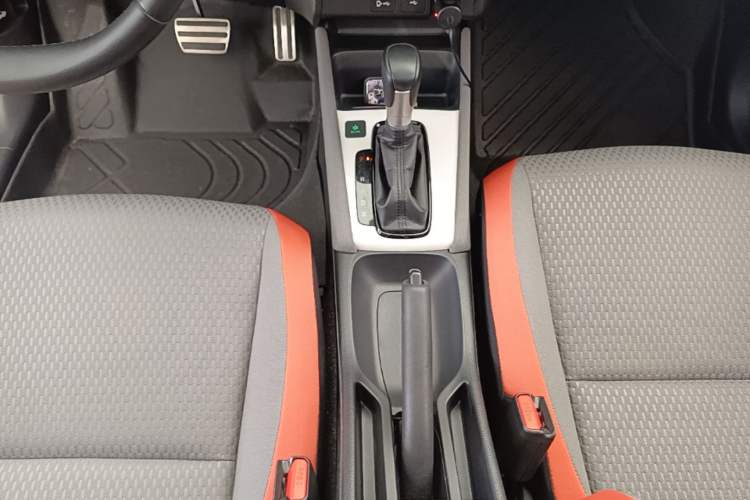 Used Honda LIFE 2023 1.5L CVT SPO-SS Dynamic Edition Gear Lever