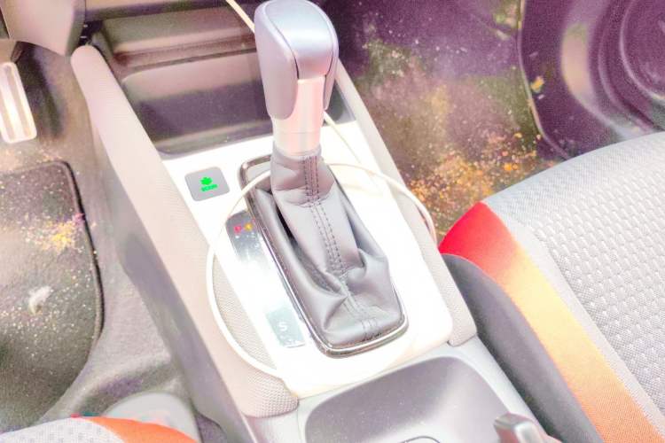 Used Honda LIFE 2023 1.5L CVT SPO-SS Dynamic Edition Gear Lever