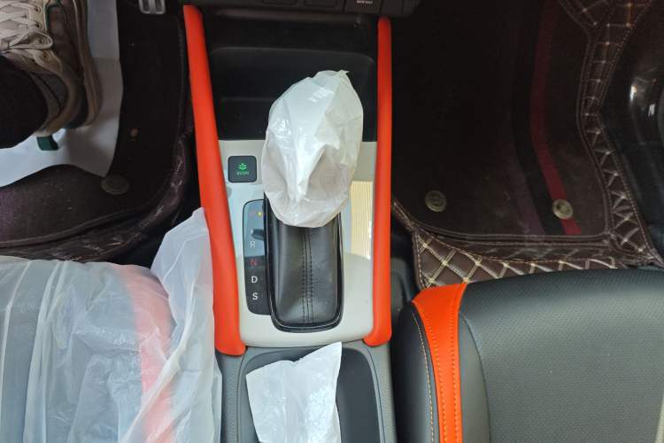Used Honda LIFE 2023 1.5L CVT SPORT Exciting Edition Gear Lever