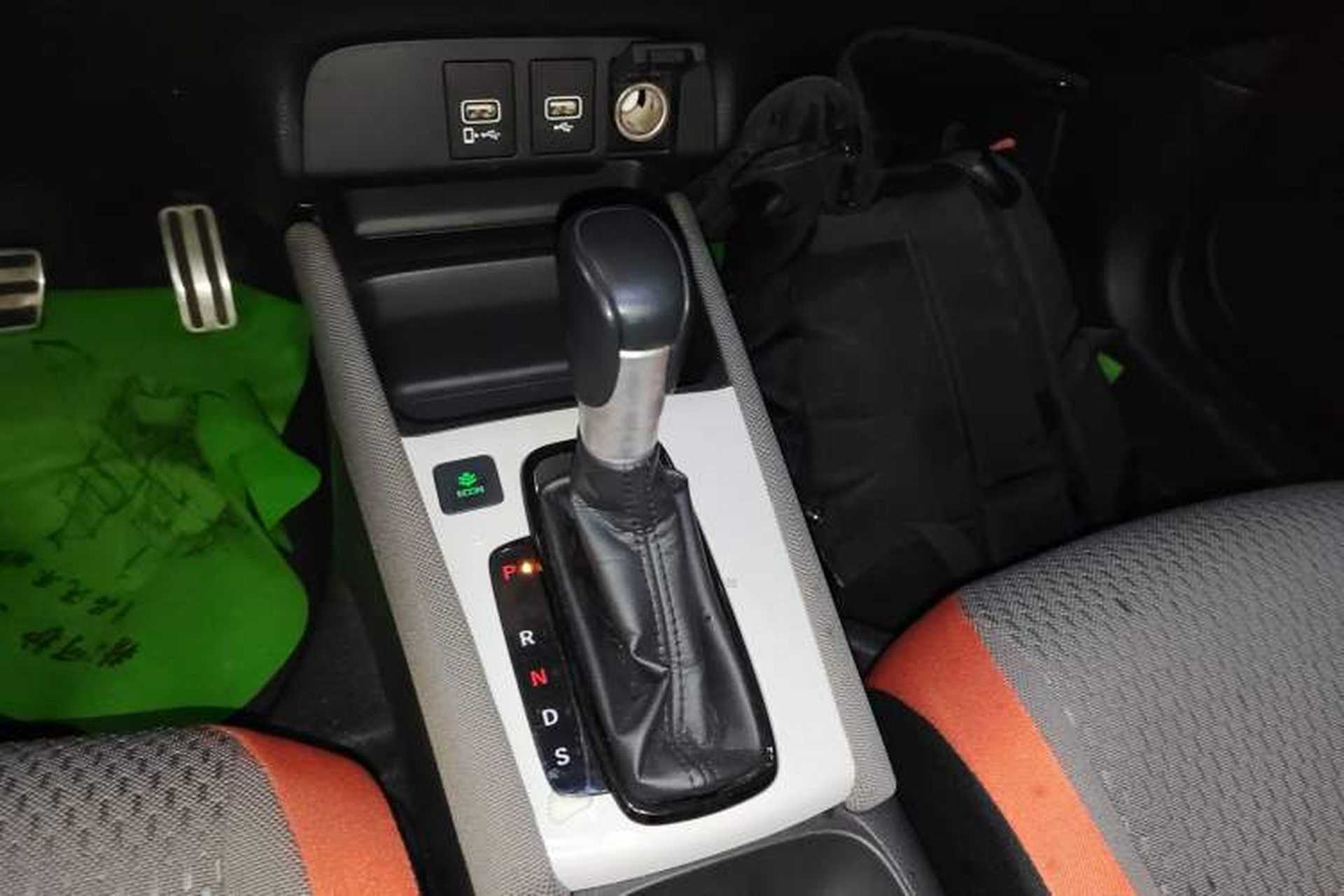 Used Honda LIFE 2023 1.5L CVT SPO-SS Dynamic Edition Gear Lever