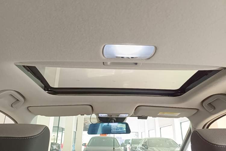 Used Honda LIFE 2023 1.5L CVT SPO-SS Dynamic Edition Headliner