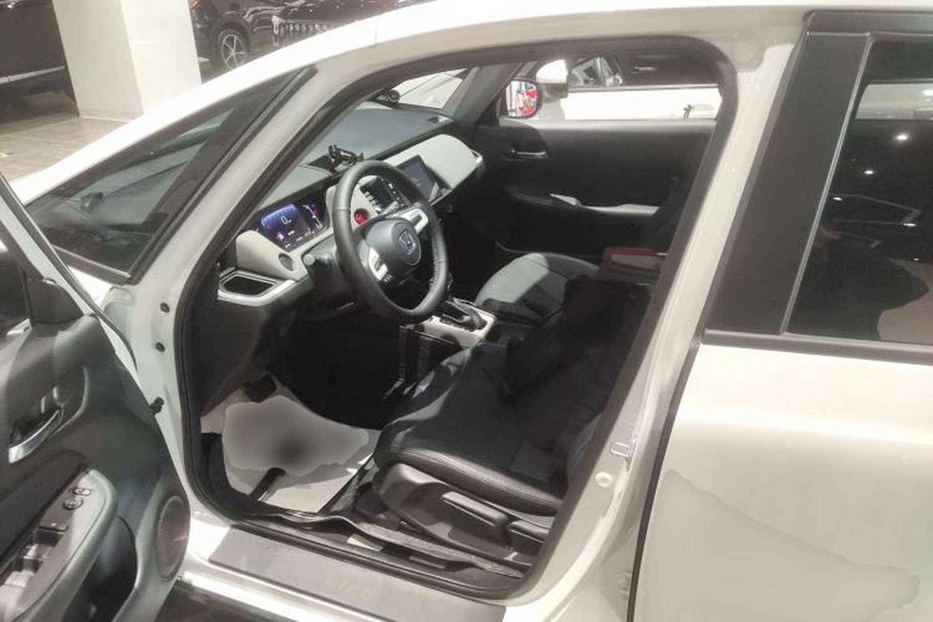 Used Honda LIFE 2023 1.5L CVT CRO-S Fun Edition Left Front Seat