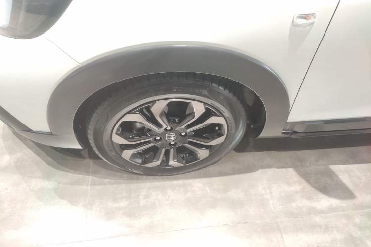 Used Honda LIFE 2023 1.5L CVT CRO-S Fun Edition Left Front Wheel Hub