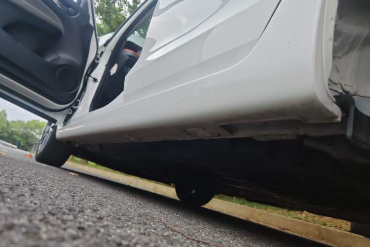 Used Honda LIFE 2023 1.5L CVT SPO-SS Dynamic Edition Left Side Sill