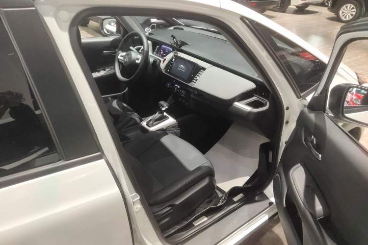 Used Honda LIFE 2023 1.5L CVT CRO-S Fun Edition Right Front Seat