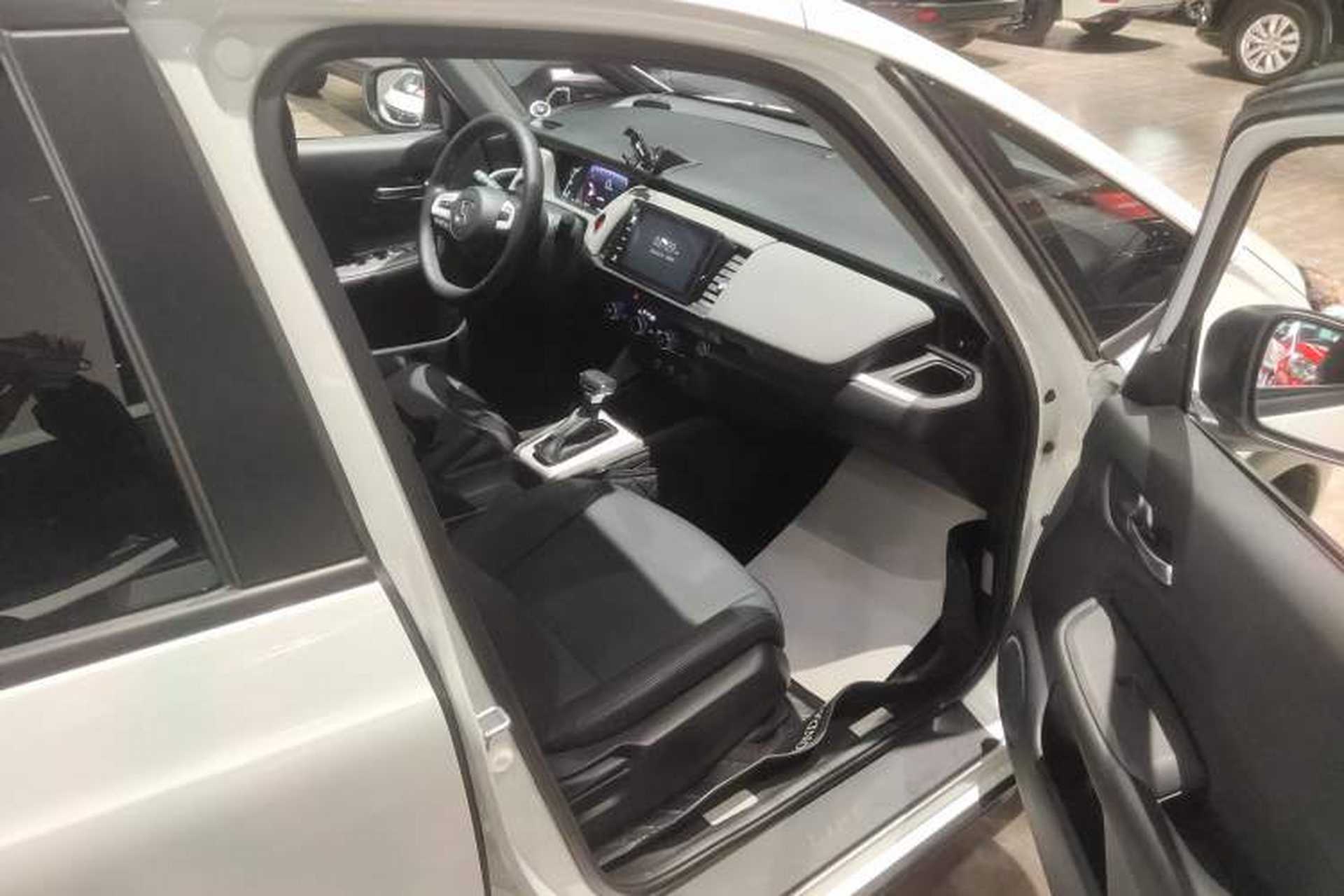 Used Honda LIFE 2023 1.5L CVT CRO-S Fun Edition Right Front Seat