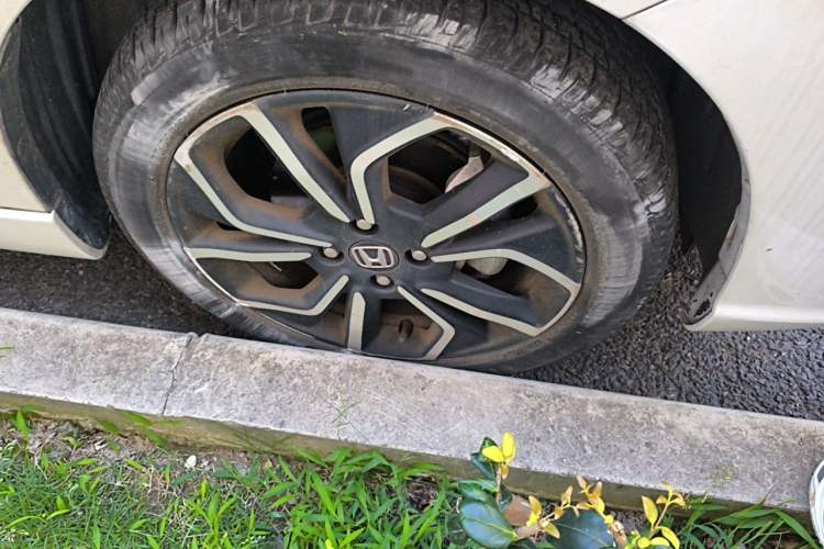 Used Honda LIFE 2023 1.5L CVT SPORT Exciting Edition Right Front Wheel Hub