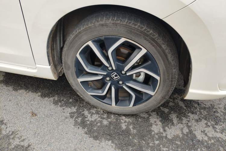 Used Honda LIFE 2023 1.5L CVT SPORT Exciting Edition Right Front Wheel Hub