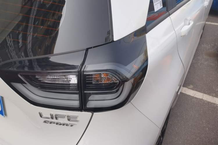 Used Honda LIFE 2023 1.5L CVT SPORT Exciting Edition Right Rear Taillight