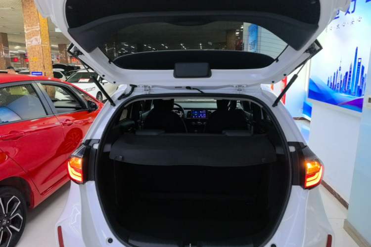 Used Honda LIFE 2023 1.5L CVT SPORT Exciting Edition Trunk