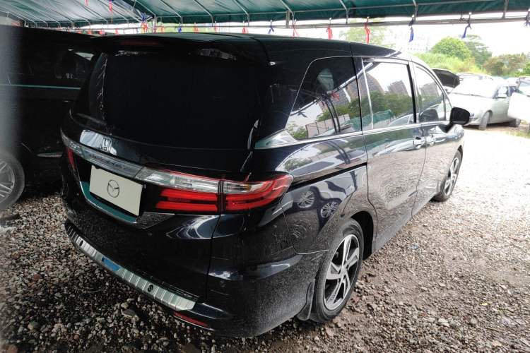 Used Honda Odyssey 2015 Updated Version 2.4L Smart Edition Exterior 5