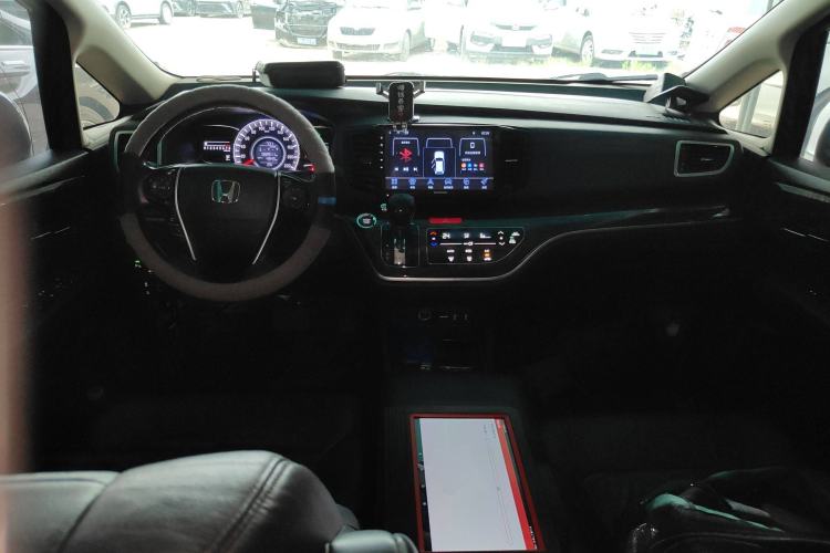 Used Honda Odyssey 2015 Updated Version 2.4L Smart Edition Interior 2