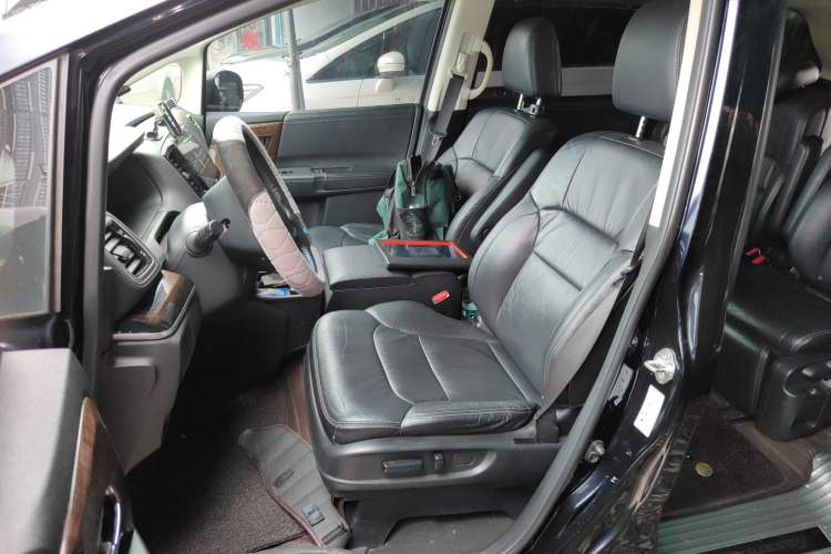 Used Honda Odyssey 2015 Updated Version 2.4L Smart Edition Left Front Seat