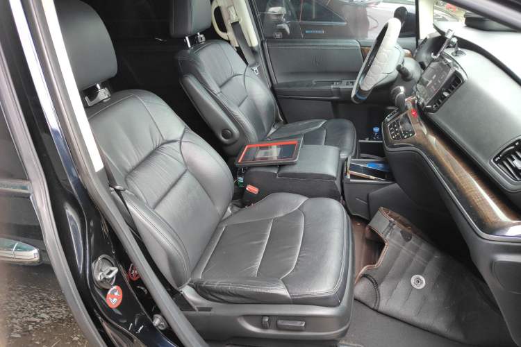 Used Honda Odyssey 2015 Updated Version 2.4L Smart Edition Right Front Seat
