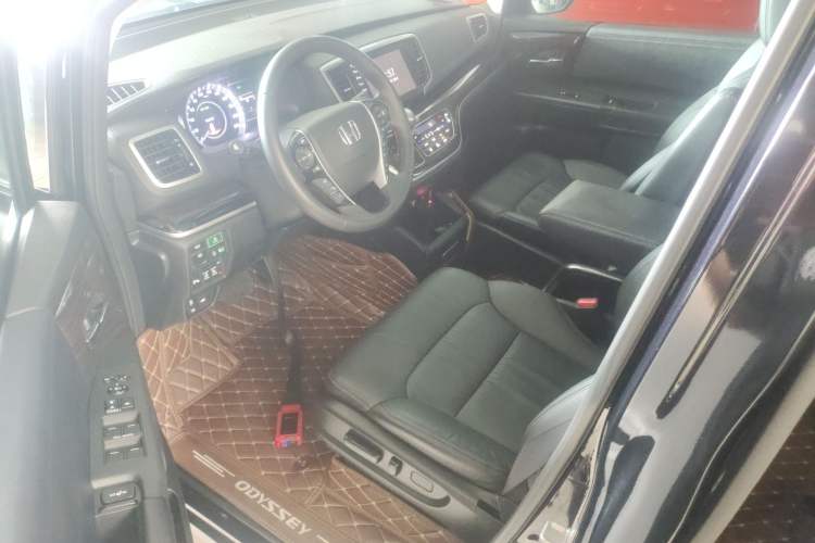 Used Honda Odyssey 2019 2.0L Rui·Zhi Zhen Edition Interior 3