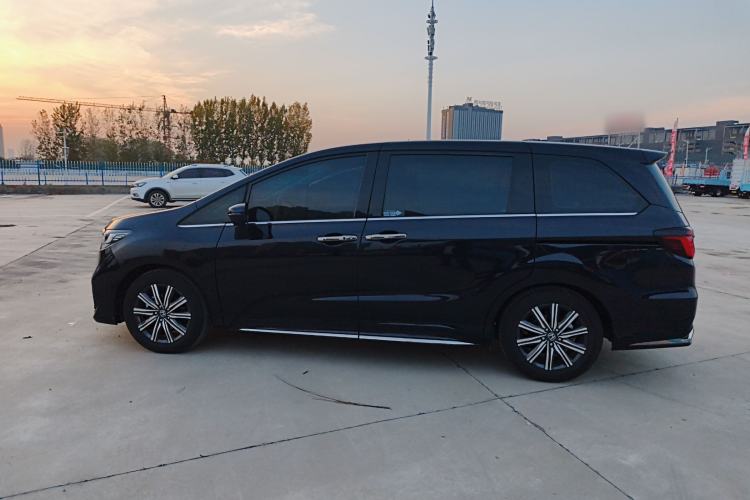Used Honda Odyssey 2024 2.0L eHEV Sharp & Smart Edition Exterior 5